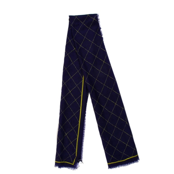 Chanel Scarf/wrap
Chanel Cashmere Scarf - Picture 7 of 9